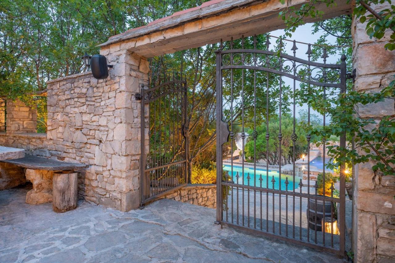 Nono Ban Hotel & Villa Gornji Humac 외부 사진